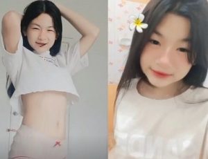 Sex nữ sinh mới lớn đã biết móc bướm cho bớt nứng