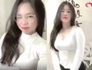 Em gái C3 nhưng thích khoe vú to